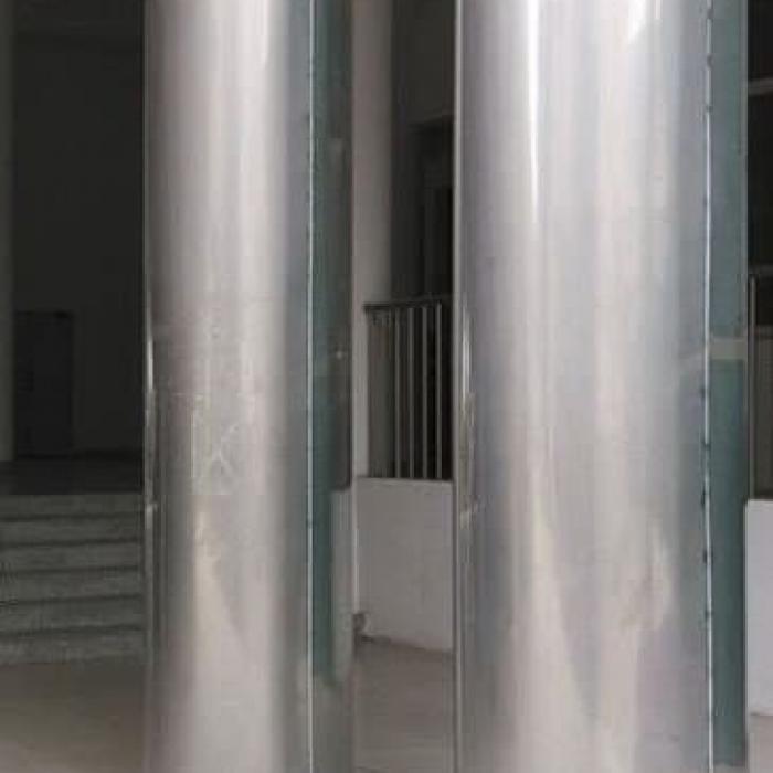 Конструкция из нержавеющей стали (колонна) 2х4000х1000мм